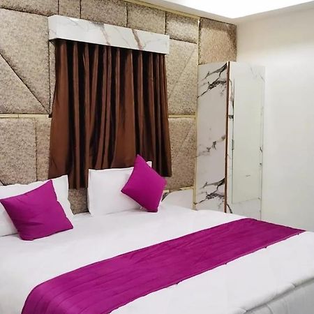 Hotel Karnavati أحمد أباد المظهر الخارجي الصورة
