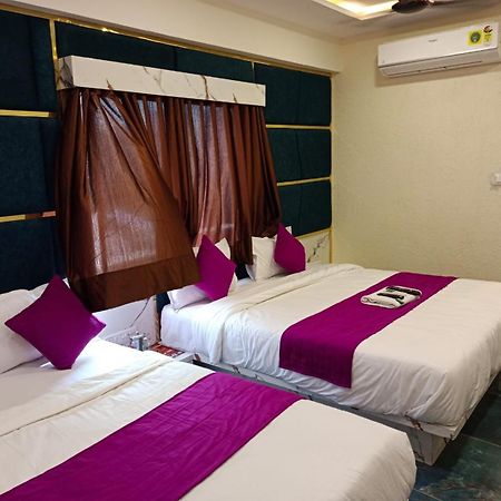 Hotel Karnavati أحمد أباد المظهر الخارجي الصورة