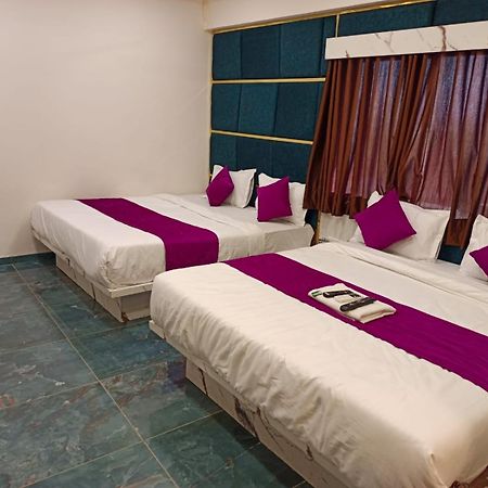 Hotel Karnavati أحمد أباد المظهر الخارجي الصورة