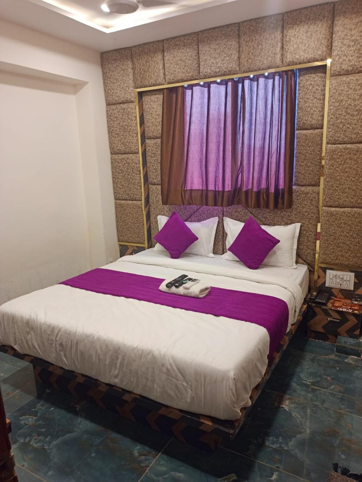 Hotel Karnavati أحمد أباد المظهر الخارجي الصورة